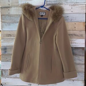 MDP New York Design 100% wool coat with Fox collar